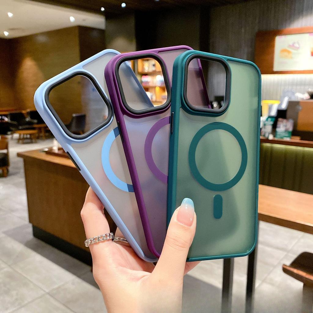 Applicable To IPhone16E Soft Color Skin Feeling Magnetic Phone Case Apple 15PROMAX Skin Feeling 13/12 Protective Case