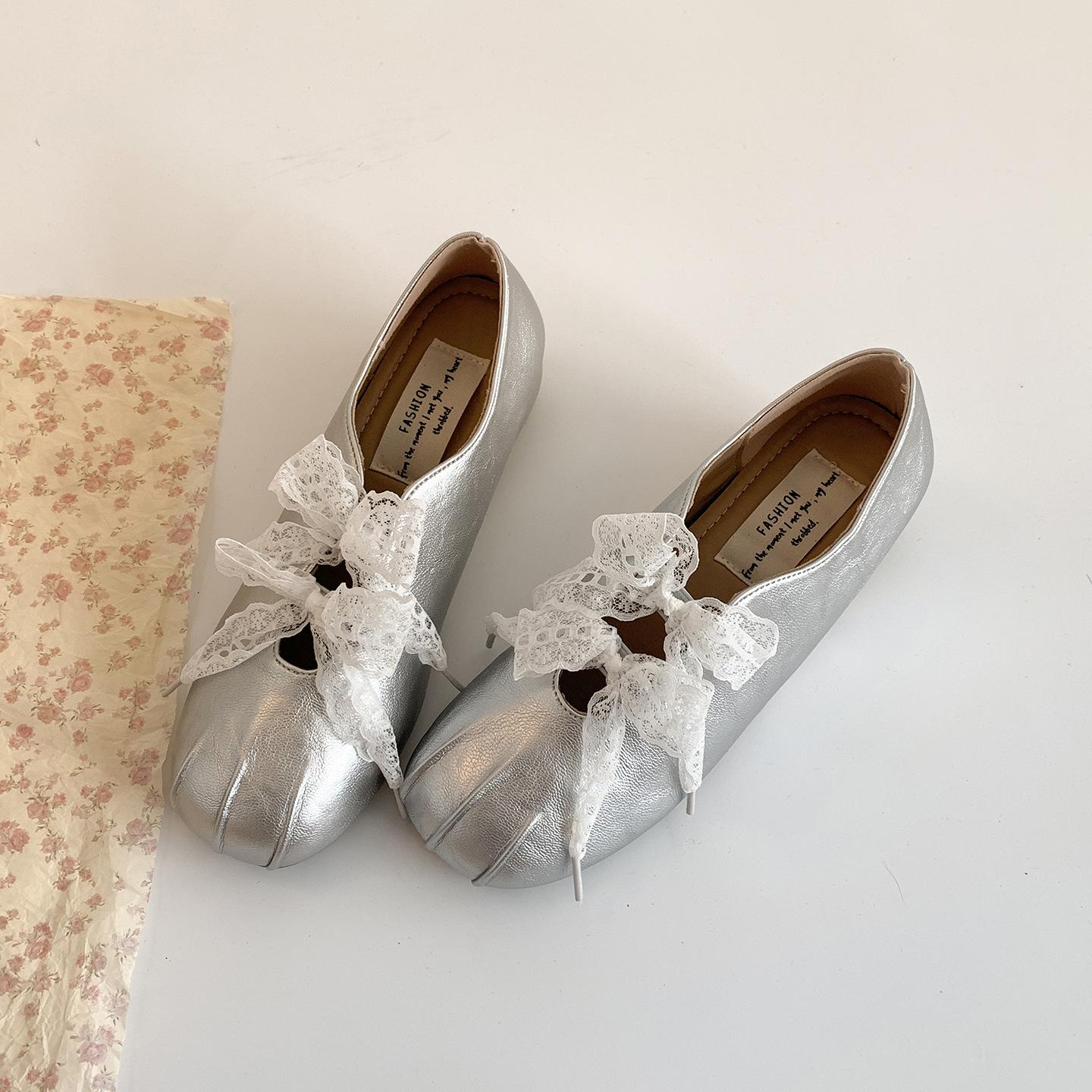 

Серебристые французские туфли-балетки с круглым носком, скрытой платформой, легким вырезом и плоской подошвой, женские, лето 2025, новые универсальные туфли Мэри Джейн 40 серебряный