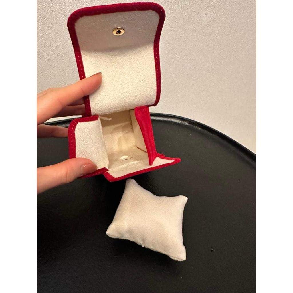 Used Price reduction! Cartier red suede watch box