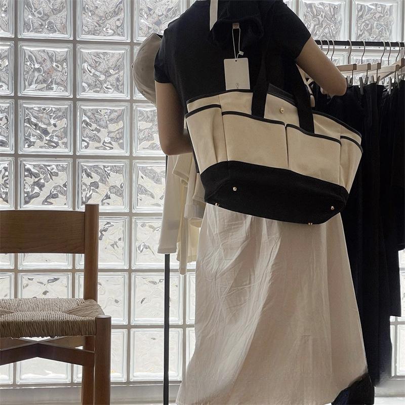 Large Capacity Casual Versatile Messenger Mother and Baby Bag Going Out Portable and Lightweight Canvas Bag