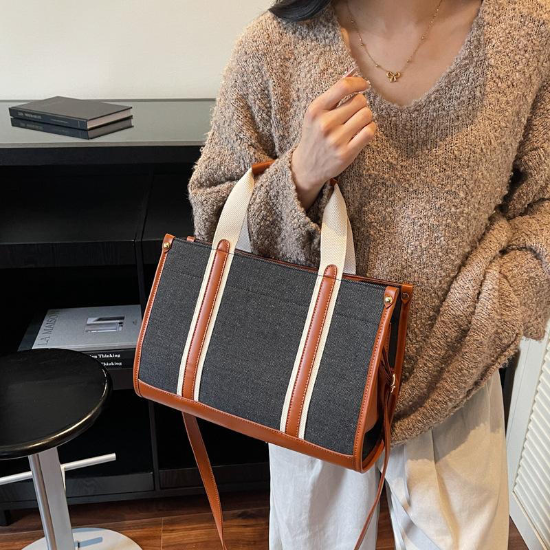 Denim Bag Women's Large Capacity 2025 New Autumn and Winter Casual Messenger Bag Portable Contrasting Color Commuter Tote Bag