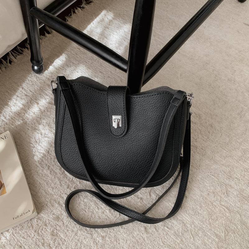 

High-value niche bag women s retro winter new fashion one-shoulder crossbody bag women s casual bucket bag