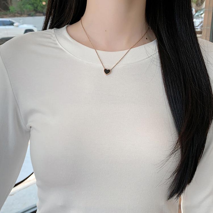 Women's Slim Fit Fleece-Lined T-Shirt: Warm, Fashionable, Round Neck, Long Sleeve, Waist-Cinching Base Layer for Autumn and Winter.