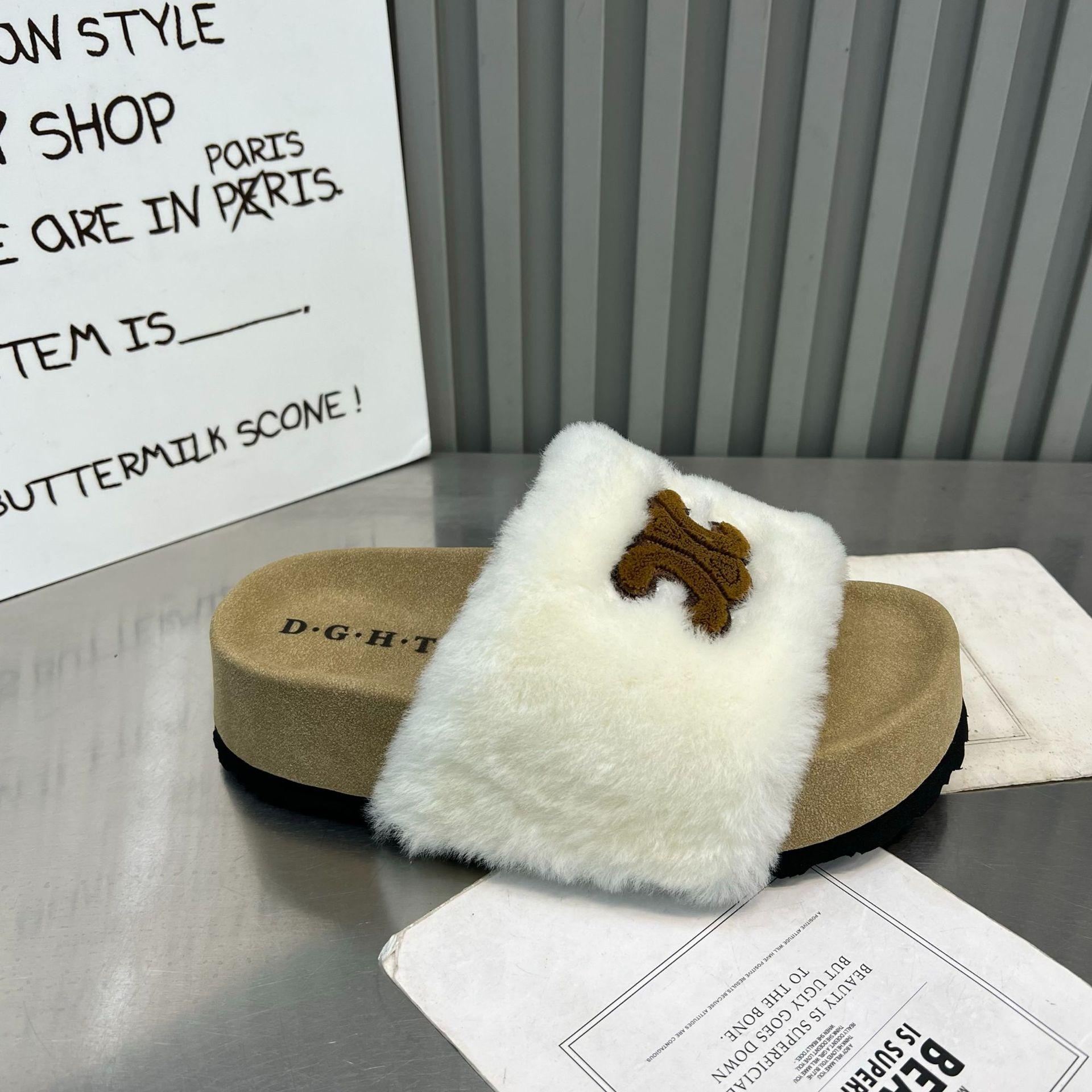 

Премиальные сенсорные пушистые тапочки женские 2025 осень и зима новинка интернет-знаменитость толстая подошва тапочки на перемычке пушистые тапочки Birkencotton 40