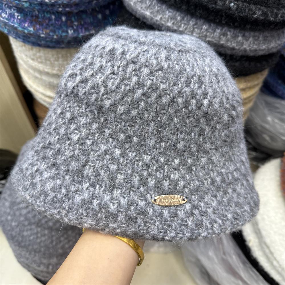 Plüschverdickter Fischerhut Damen Herbst und Winter Fortgeschrittenes Gefühl Warmer gestrickter Fischerhut Einfacher Gesichtsschutz Beckenhut Zeigt kleines Gesicht