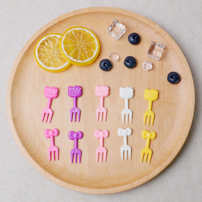 Creative Cartoon Animal Fruit Forks for Kids – Cute, Plastic Bento Picks for Household & Kitchen Use
