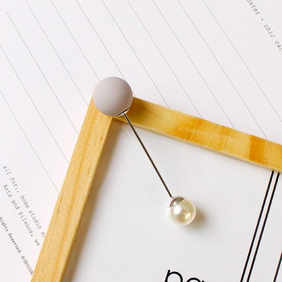Korean Pearl Brooch: Elegant Women's Cardigan, Scarf, and Shawl Accessory