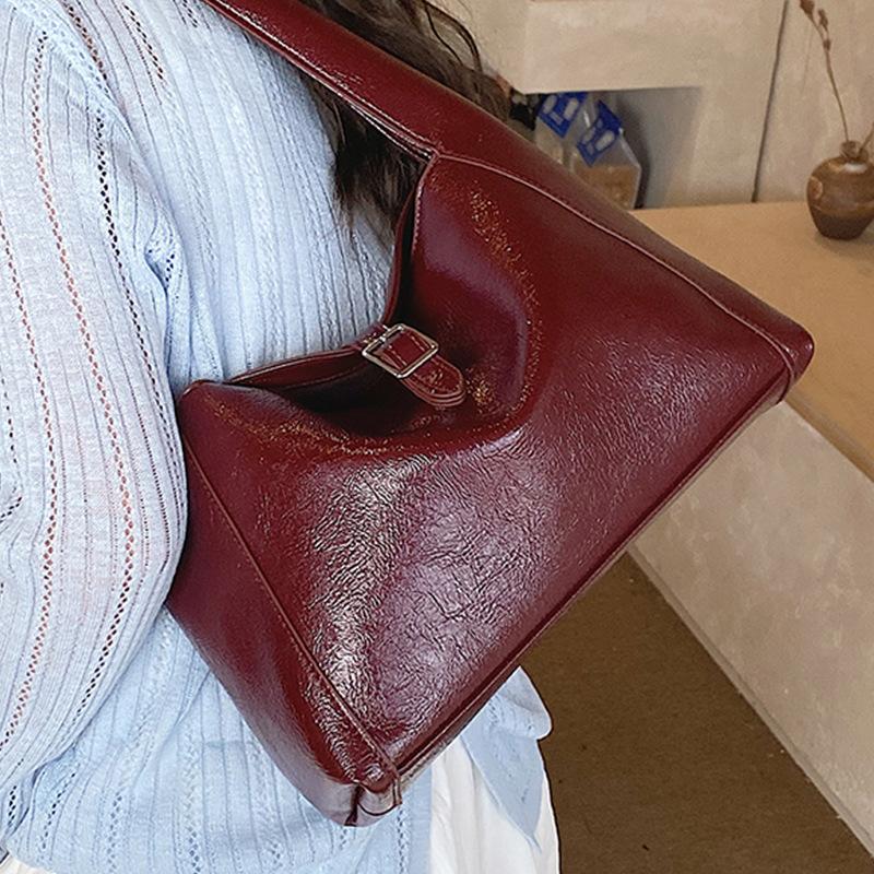 Fashionable Trendy Single-shoulder Bag with Large Capacity, Retro Underarm Bag, Women's Niche Commuter Tote Bag