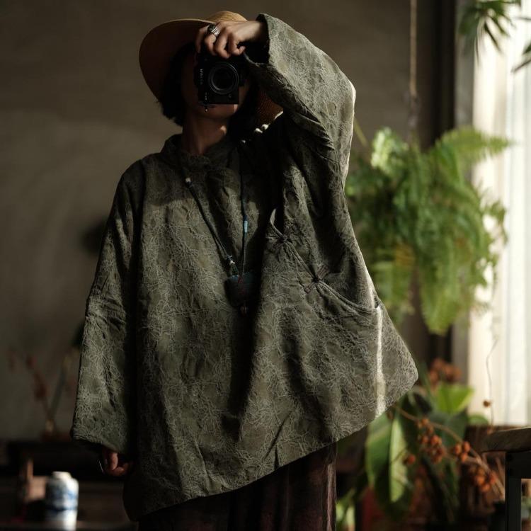 

Vintage Chinese Style Jacquard Coats Women Long Sleeve Stand Collar Autumn Button Coat One Size
