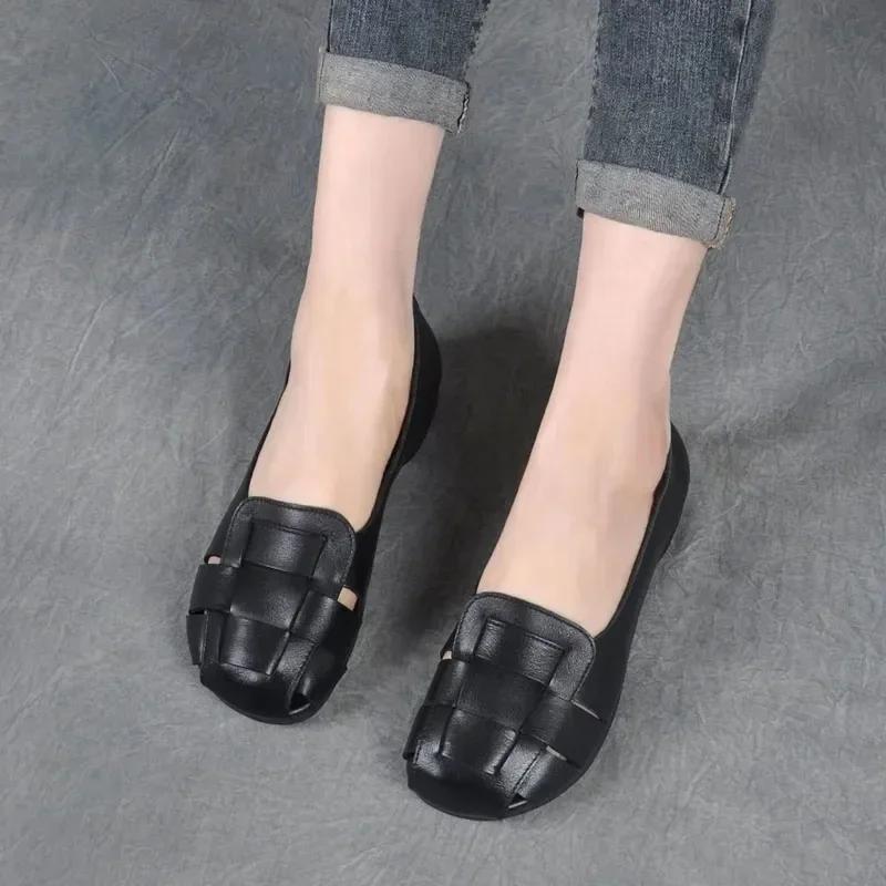 Fashion Hot Selling Summer 2025 Hot Seller New Retro Fashion All-match Flat Roman Shoes Soft Sole Bun Toe Sandals with Mom Shoes
