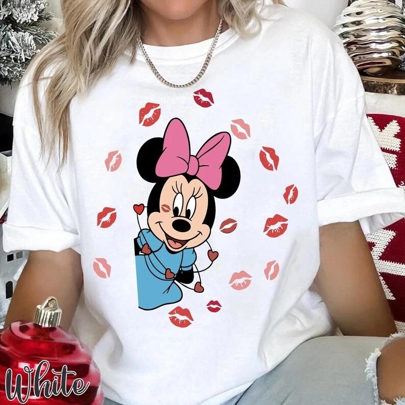 Mickey And Friends Minnie Kisses T Shirt Unisex