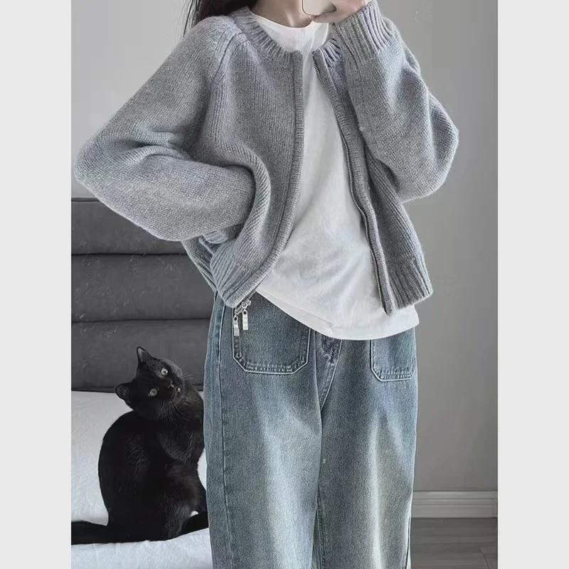 Korejský pletený kardigan s dvojitým zipem avokádově zelený: Úzký, Všestranný Krátký Svetr pro Ženy, Ideální pro Vrstvení a Lichotivý Střih.