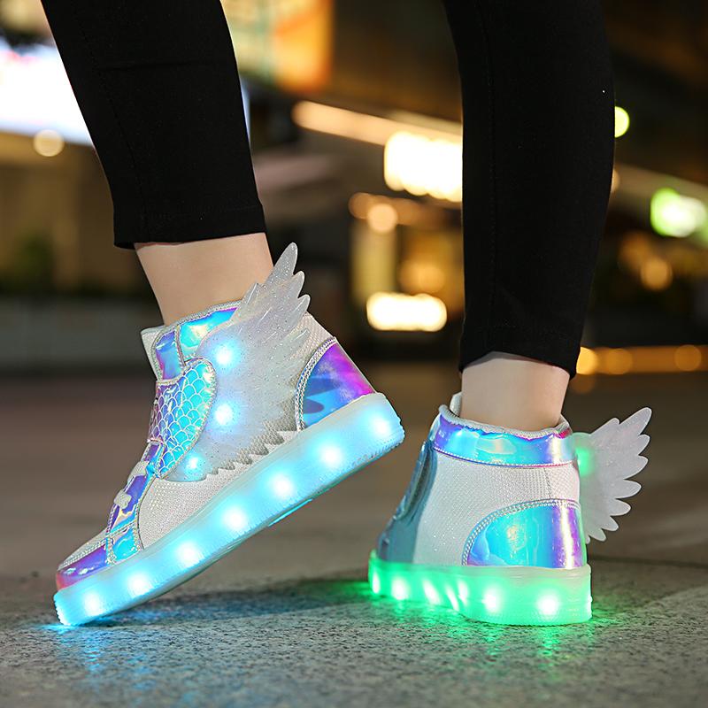 Scarpe a LED per Bambini Ali Luminose Scarpe Luminose in Mesh per Bambini Sneakers da Passeggio Scarpe Casual Luminose con Ricarica USB per Ragazze e Ragazzi
