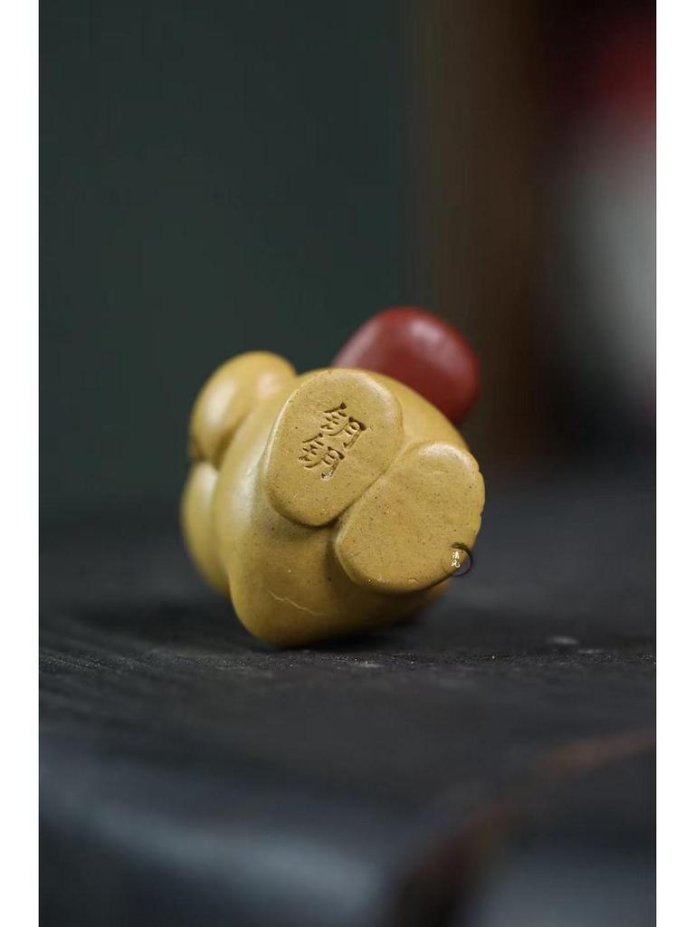 Yixing Zisha Little Yellow Duck Psyduck Tea Pet Sculpture - Cute Creative Ornament