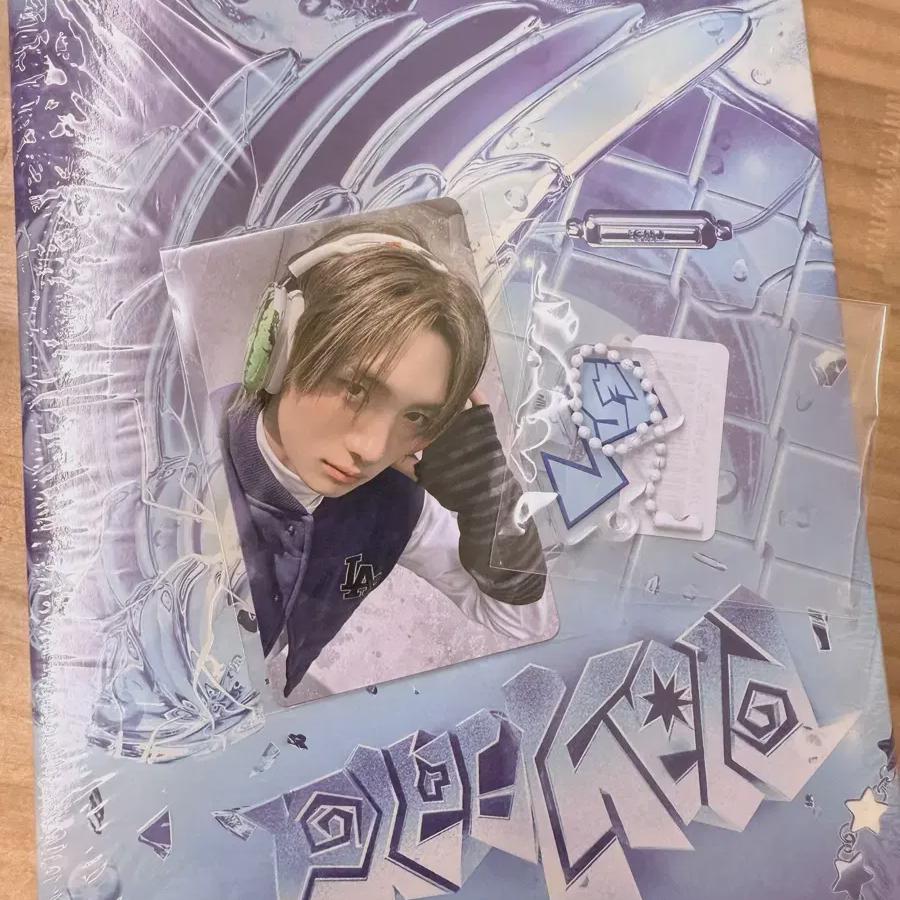 

Tour s Playhard Album Weavers Bonus Included