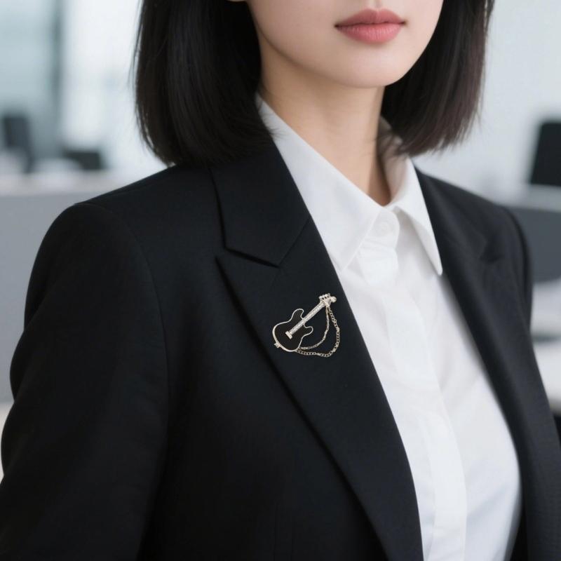 Corsage Pin Guitar Shape Unique Brooch Pin Clothing Jewelry Alloy Texture Suitable for Friendship and Celebration