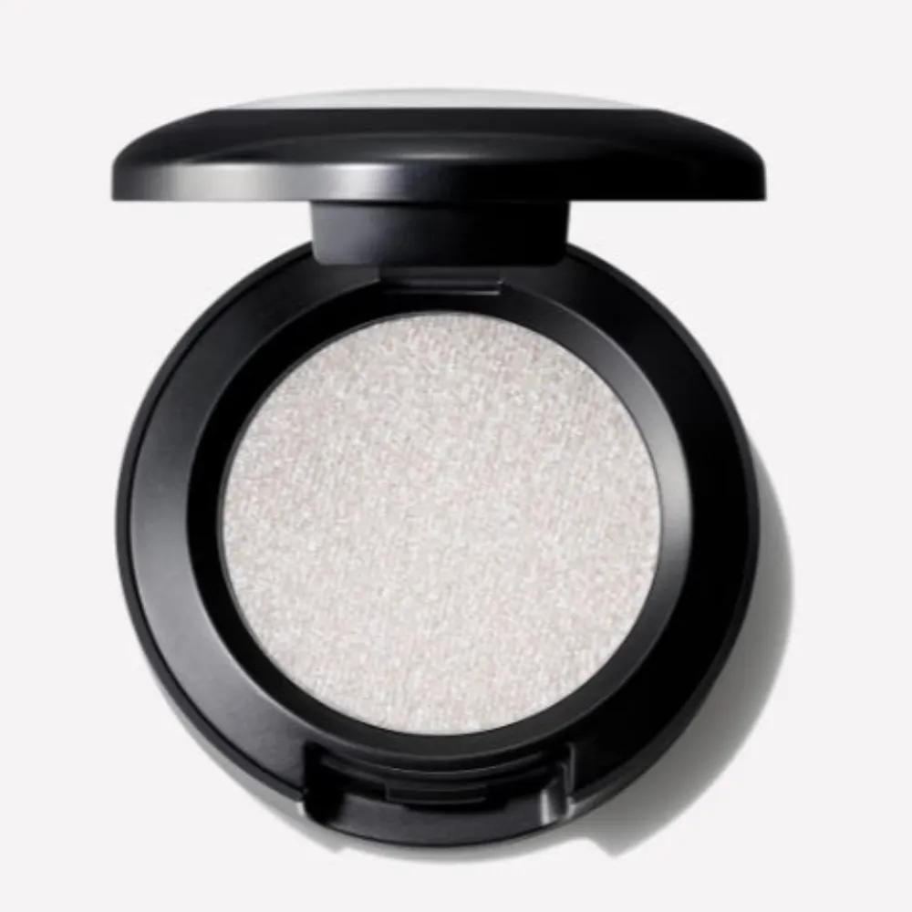 MAC Dazzle Eyeshadow White Pearl Girlfriend Racket