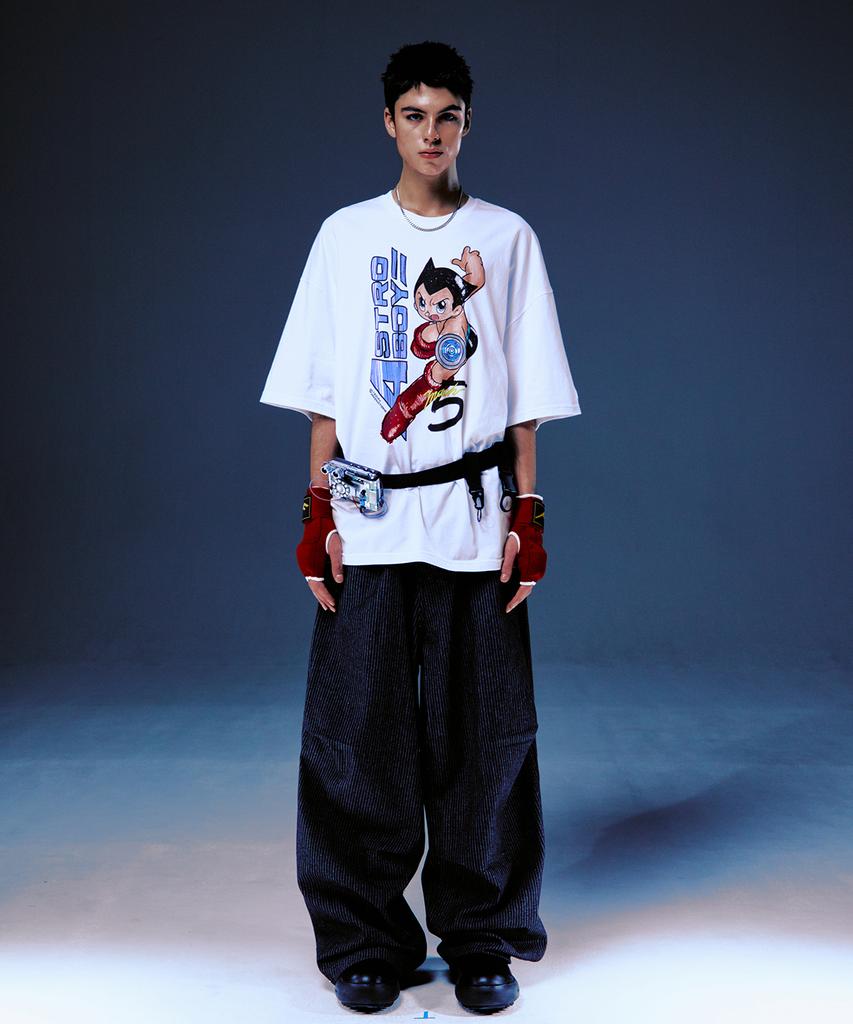 MAINBOOTH [Atom] Mach 5 Oversized T-Shirt (White)