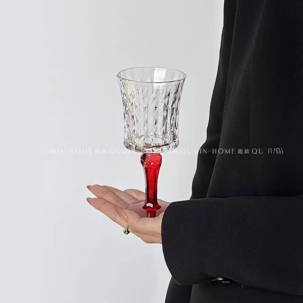 

Бокал для красного вина в ретро-дворцовом стиле на высокой ножке