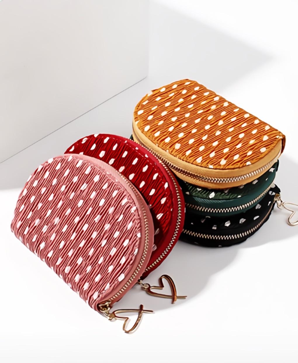 

Wrinkled Wave Dot Wallet Wrinkled Wave Dot Wallet [Black]