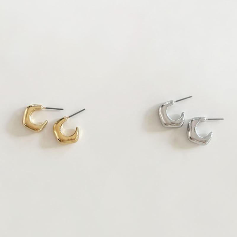 

mi0 Round Square Wave Earring silver