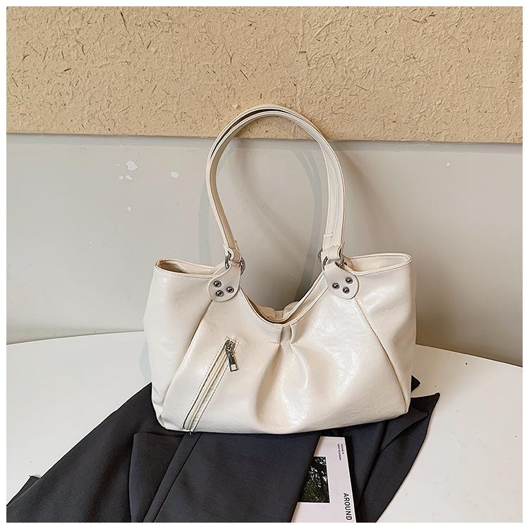 Tote Bag - Large Capacity Commuter Woman's Bag - Chic Single Shoulder Bag