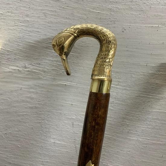 Lott på 10 Vintage Look Spaserstokk i tre Messing Ulik type Messing Håndtak Knott Gaveelement Nyttig trestokk for unisex