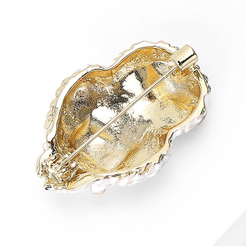 Stylish Owl Shaped Brooch Zinc Alloy Badge Pin Lightweight Comfortable Wear Chest Jewelry Accessory For Daily Wear