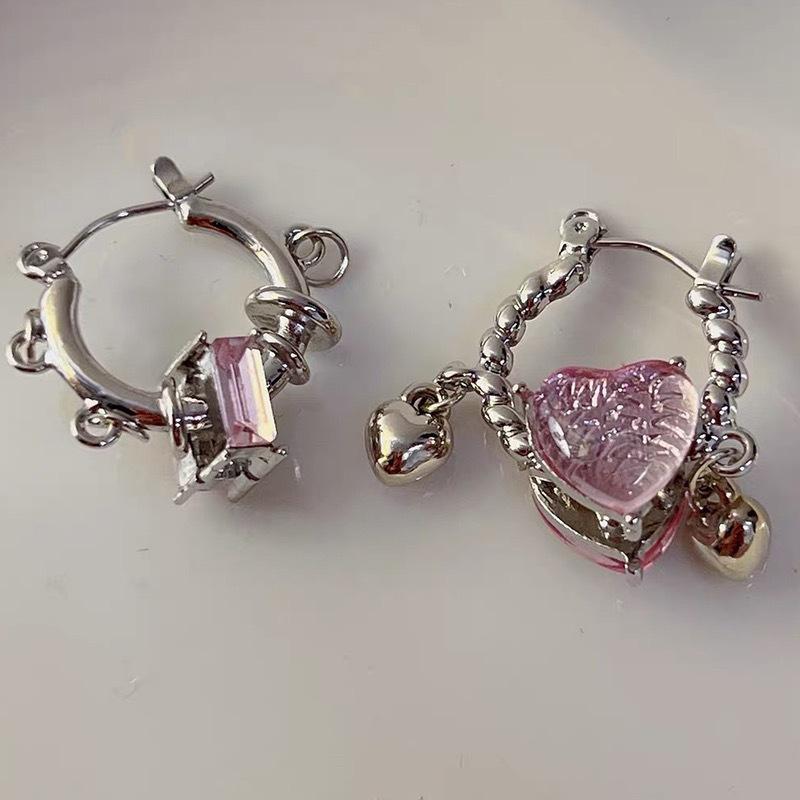 

Y2K Pink Crystal Heart-Shaped Ear Buckle for women Rectangular Asymmetrical Metal Circle Pendant Women s Banquet Elegent Earring