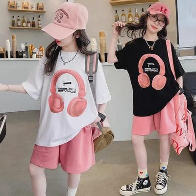 Girls' Korean-Style Summer T-Shirt Set: Short-Sleeve Top & Fashionable Shorts, Two-Piece Outfit for Kids