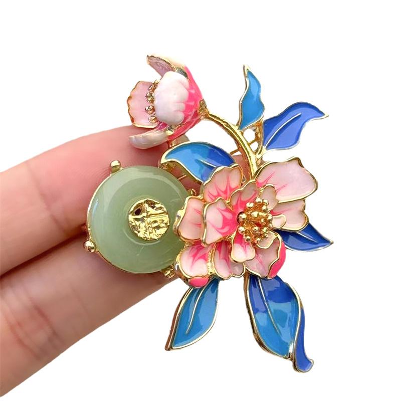 Fashion White Flower Brooches Women Metal Bouquet Brooch Pin Pastoral Style Jewelry Gifts Party Clothes Accesories