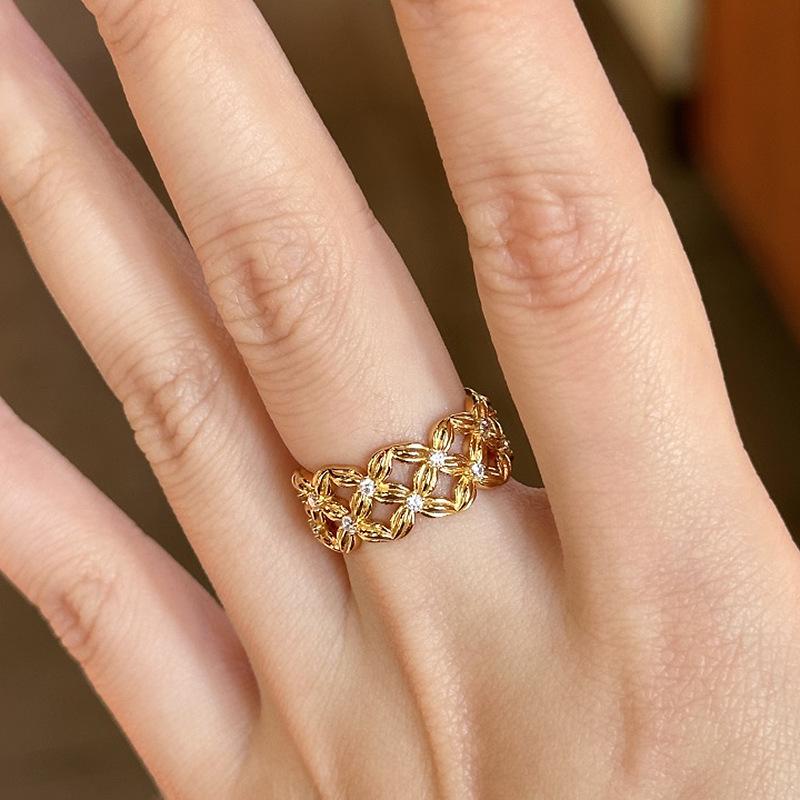 Hollow out flower dot diamond rings for women new in fashion light luxury glossy ring wedding adjustable dreamy wedding
