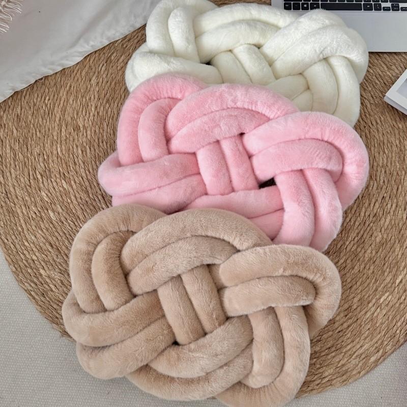 Nordic Circular 8 Shape Cushion With Plush Cover For Sofa Decor