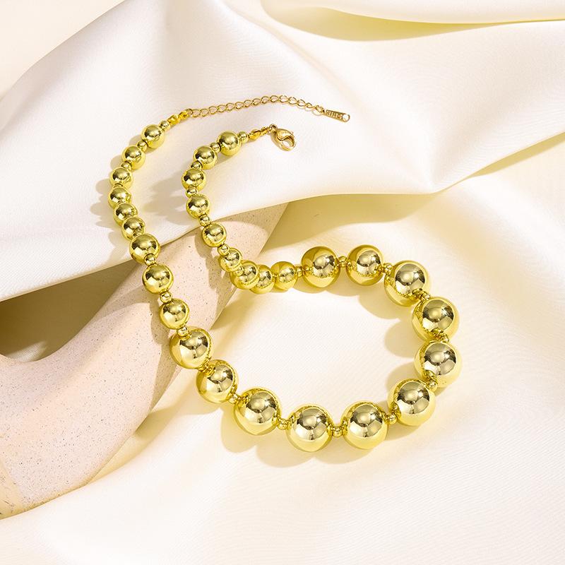 Cross-border wholesale European and American fashion ins personality exaggerated plastic transfer bead necklace female versatile sweet cool collarbone