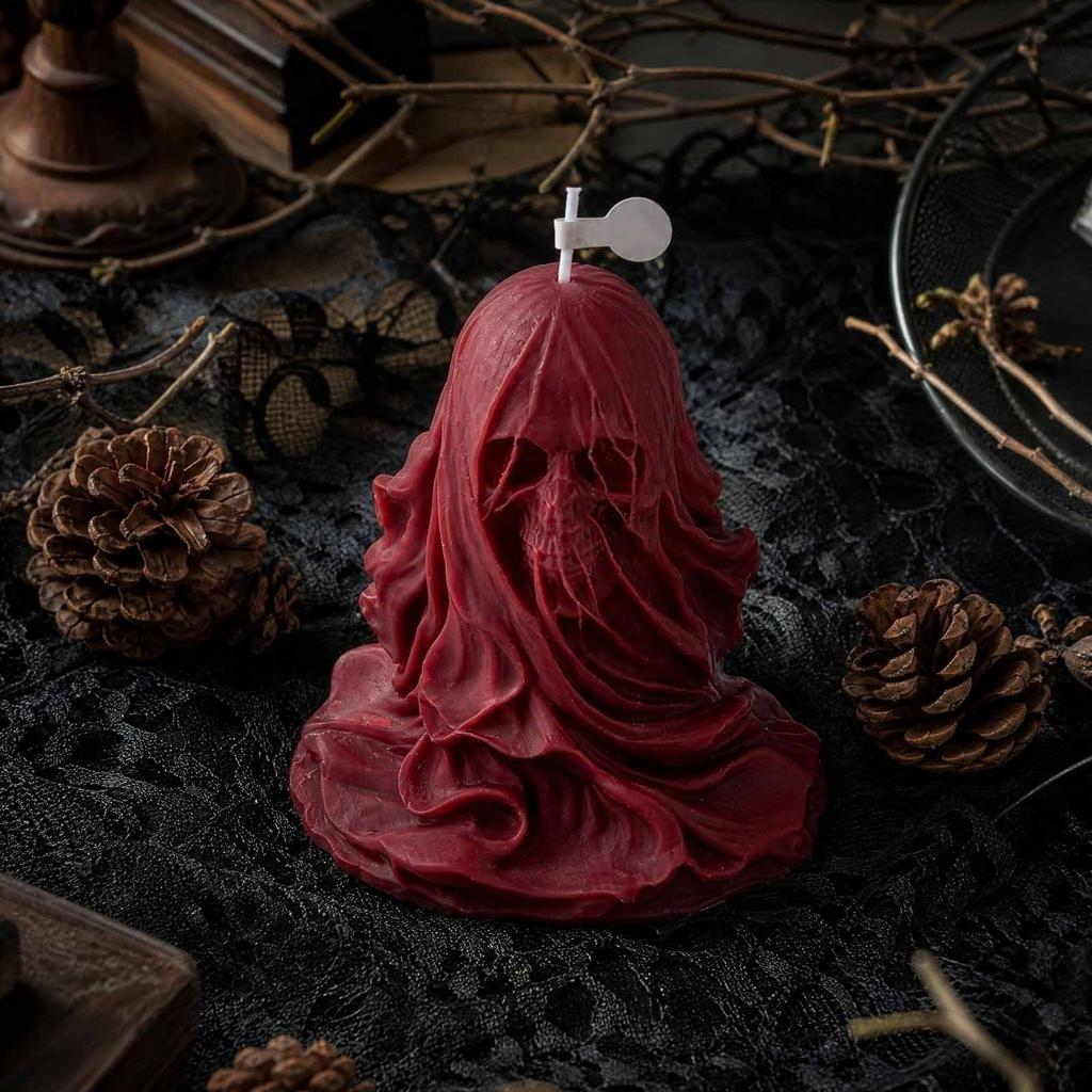 Decorative Skull Shaped Scented Candle with Detailed Draped Design for Seasonal Home Decoration and Ambient Lighting Use