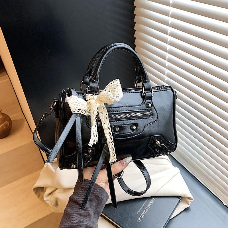 2025 summer new rivet small square bag fashion locomotive style shoulder bag texture cute messenger bag bag woman