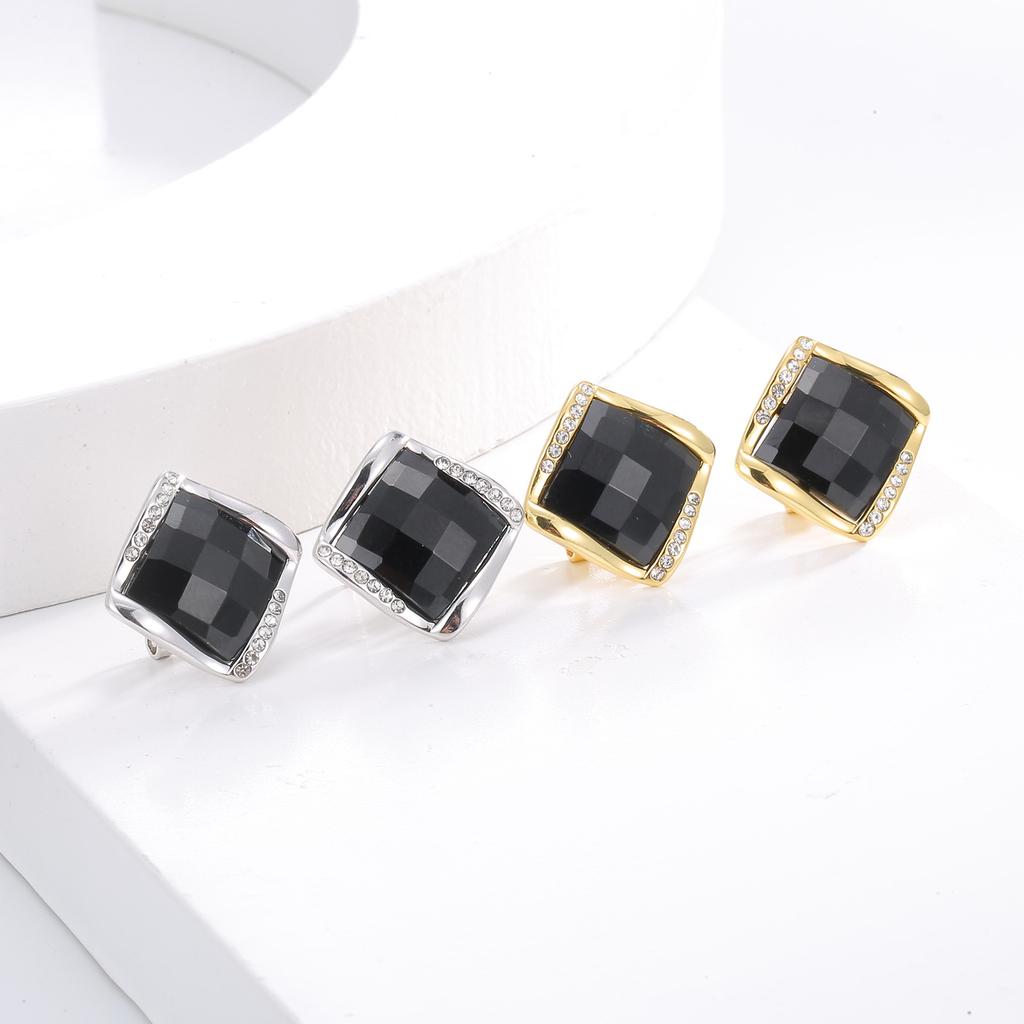 Gold Earrings Women's Spring and Summer 2025 New Trendy Earrings Light Luxury Niche Earrings High-end Stud Earrings Combination