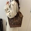 Duchess Leopard Print Large-capacity Commuter Tote Bag Women's 2025 New Underarm Bag Fashionable Large-capacity Shoulder Bag