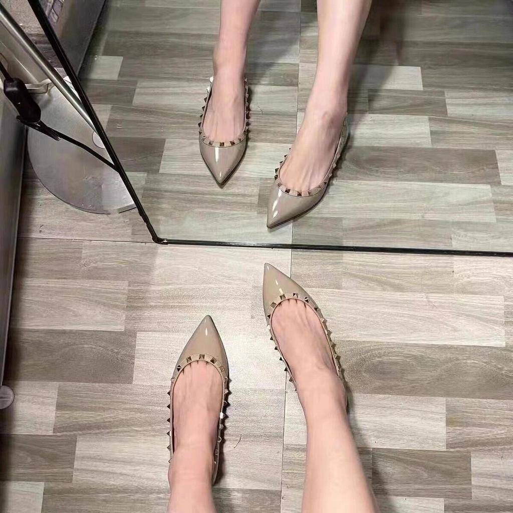 Fashion 2025 Women's New Luxury  Pointed Single Shoes with Feminine Temperament, Patent Leather Exterior, Banquet Flat Shoes