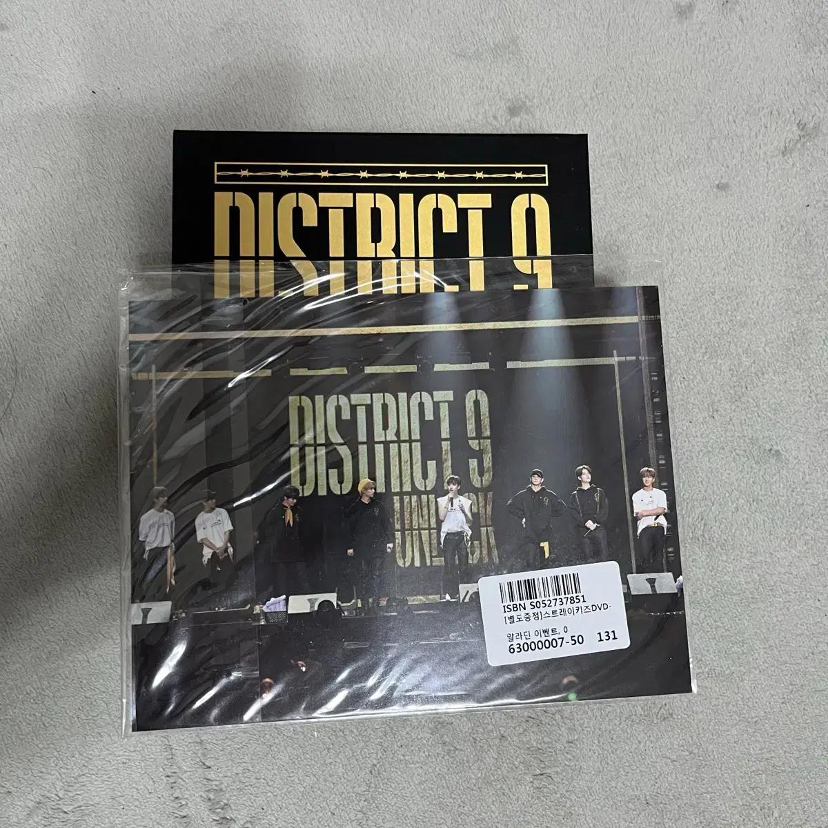 

Stray Kids Skis Unlocked Con DVD