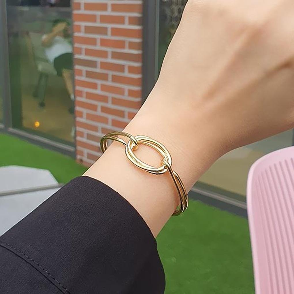 

Women s Daily Center One Circle Bangle Bracelet gold