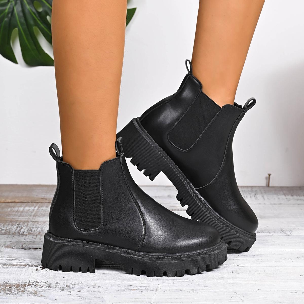 

Casual versatile single boots 2025 new large size autumn round head solid color thick heel splicing women s Martin boots 35 чорний