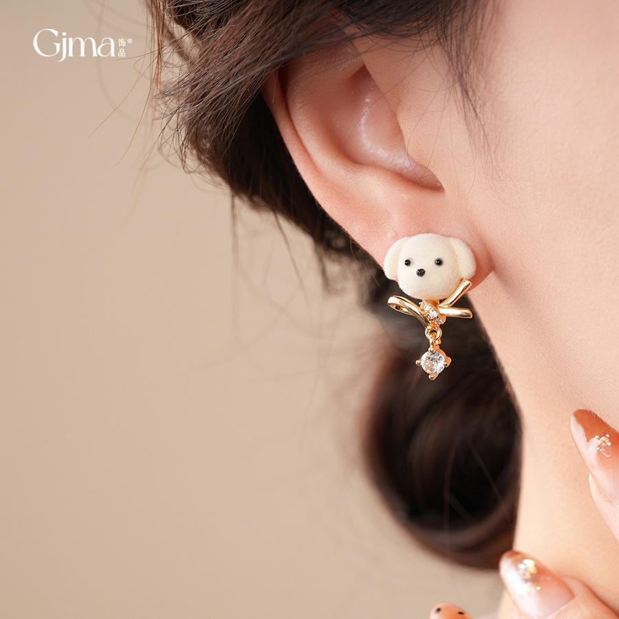 Sweet and Cute Zircon Flocked Bear Pearl Earrings Stud Earrings Exquisite Earrings Women