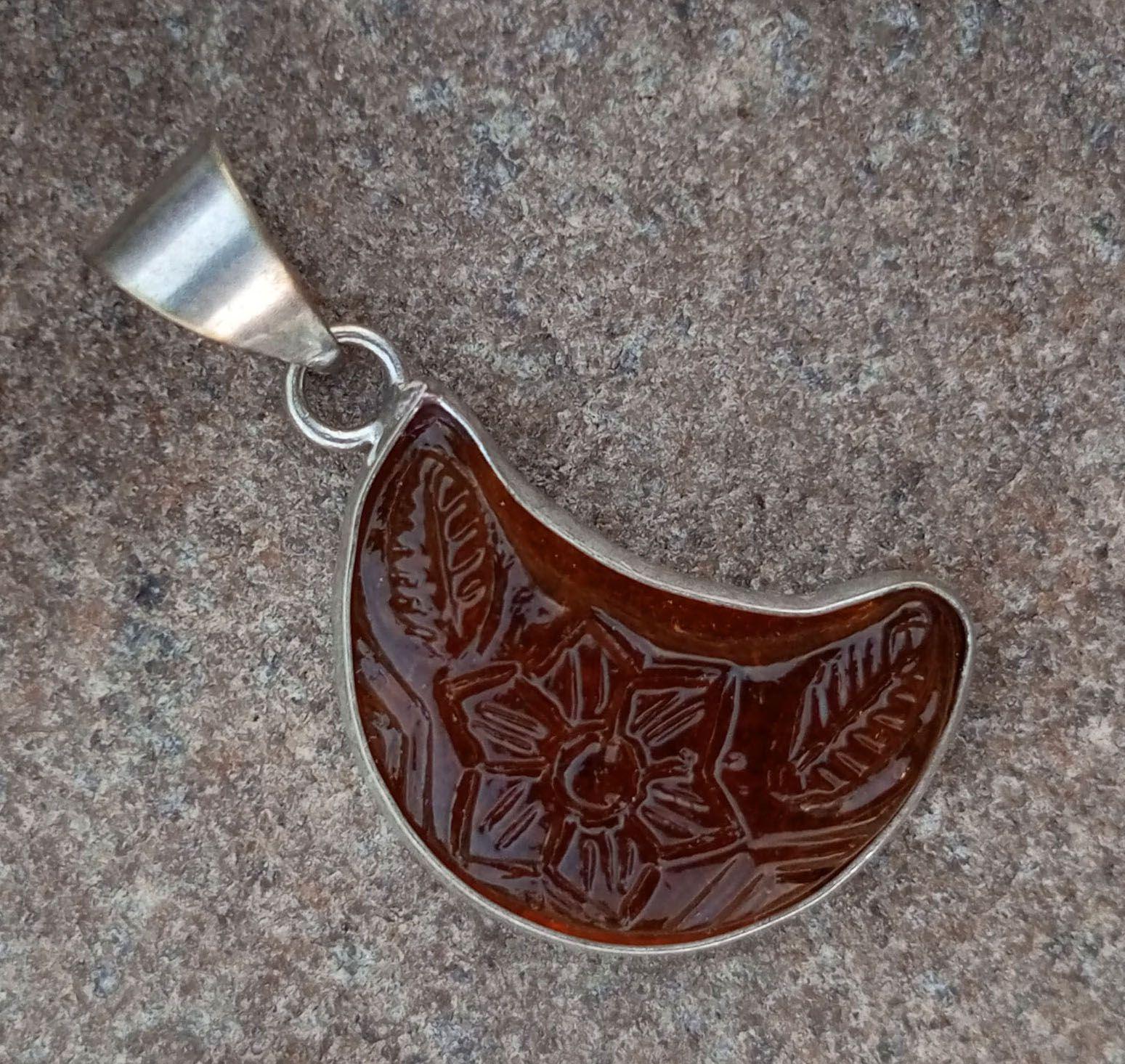 

Резьба по стеклу Драгоценный камень 925 пробы с серебряным покрытием 1шт кулон Chris-r320