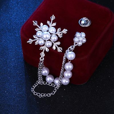 Diamond Studded, Ice Flower Pearl Snowflake Tassel Brooch, Women's Chain Snowflake Chest Flower, Korean Version Brooch, Pendant Accessories