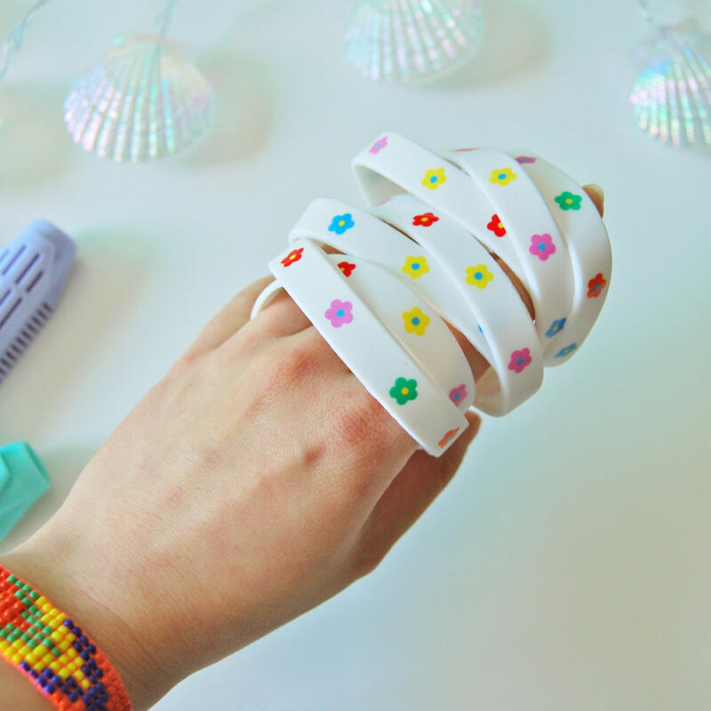 

Daisy Flower Silicone Bracelet