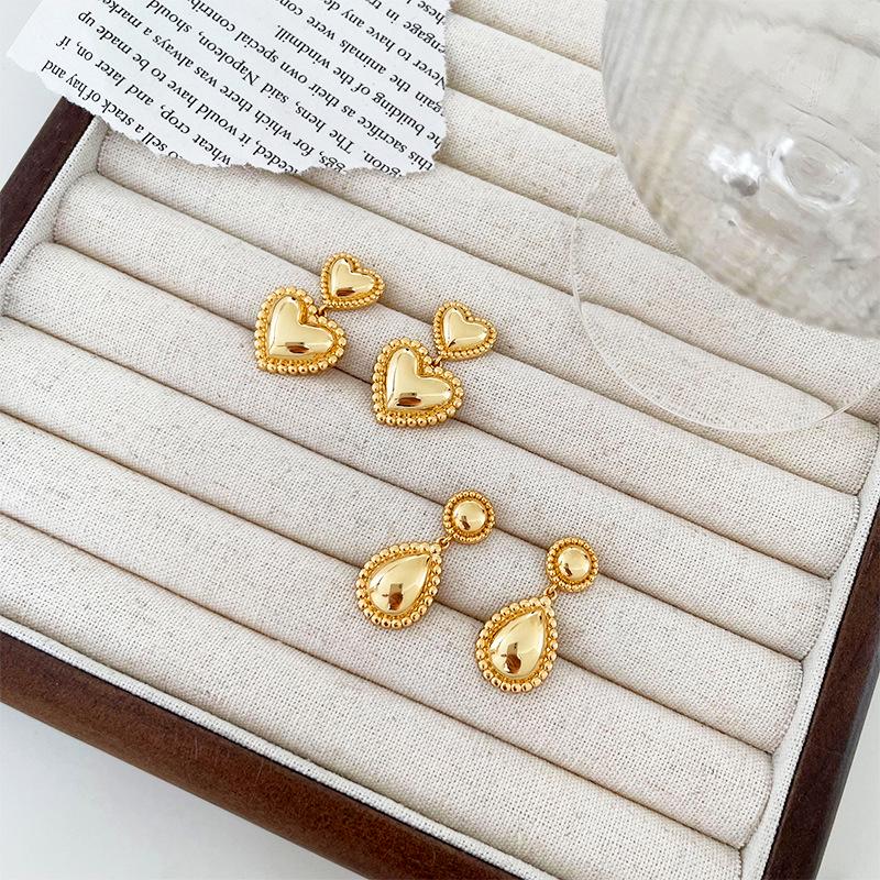 European & American New Metal Heart Lace Earrings: High-End, Fashionable, Luxurious, Versatile Temperament with Silver Needle