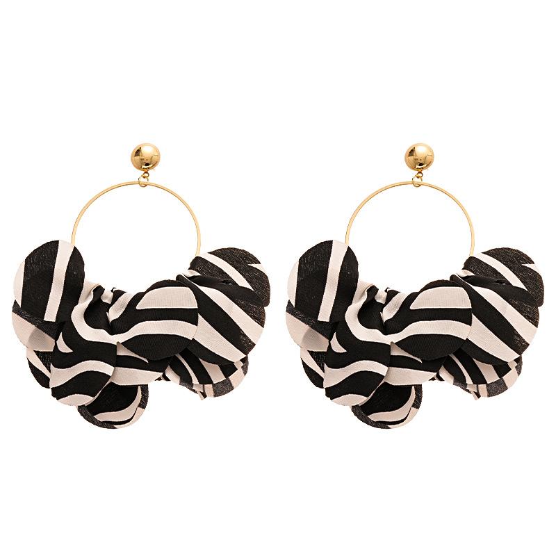 Orecchini Geometrici Cerchiati a Strisce di Zebra Temperamento Esagerato e Orecchini di Alta Gamma per Donna