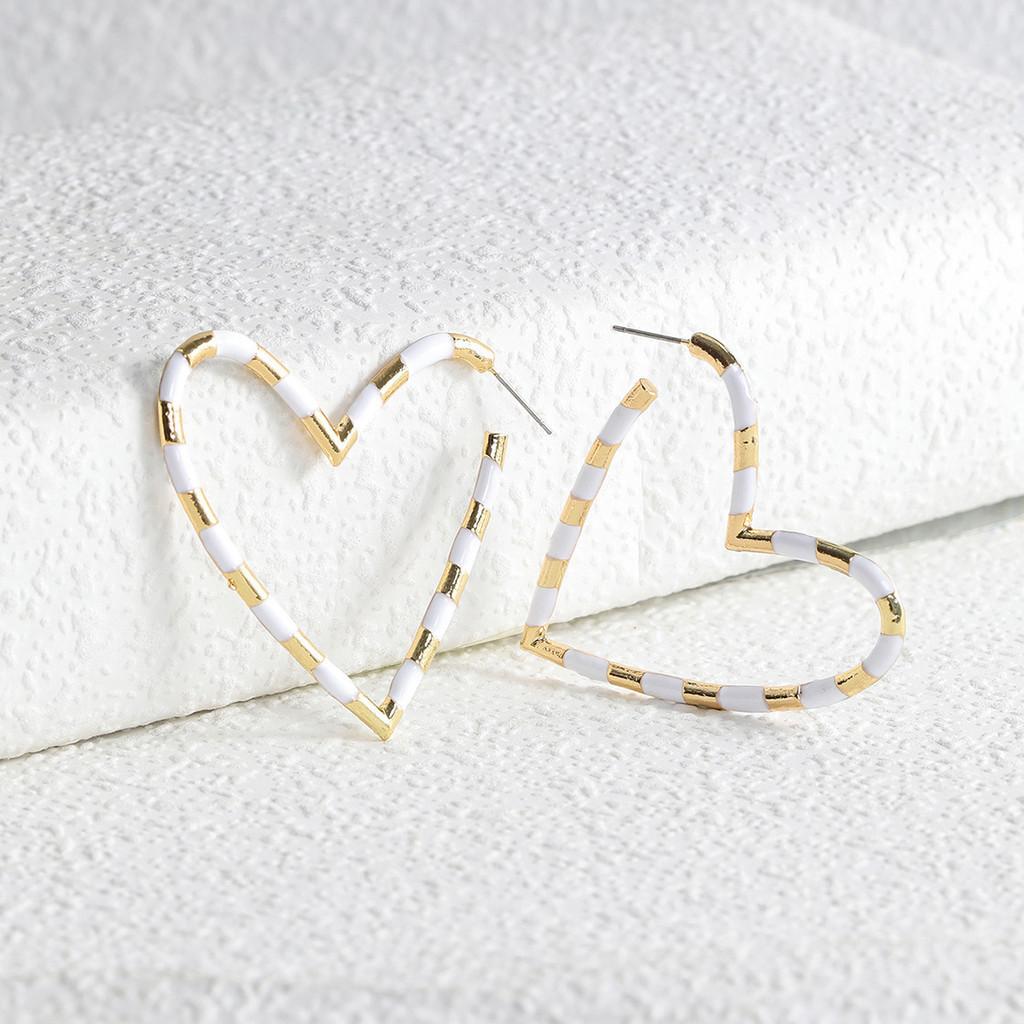European And Trendy American Style Creative Heart Hoop Earrings Alloy Material