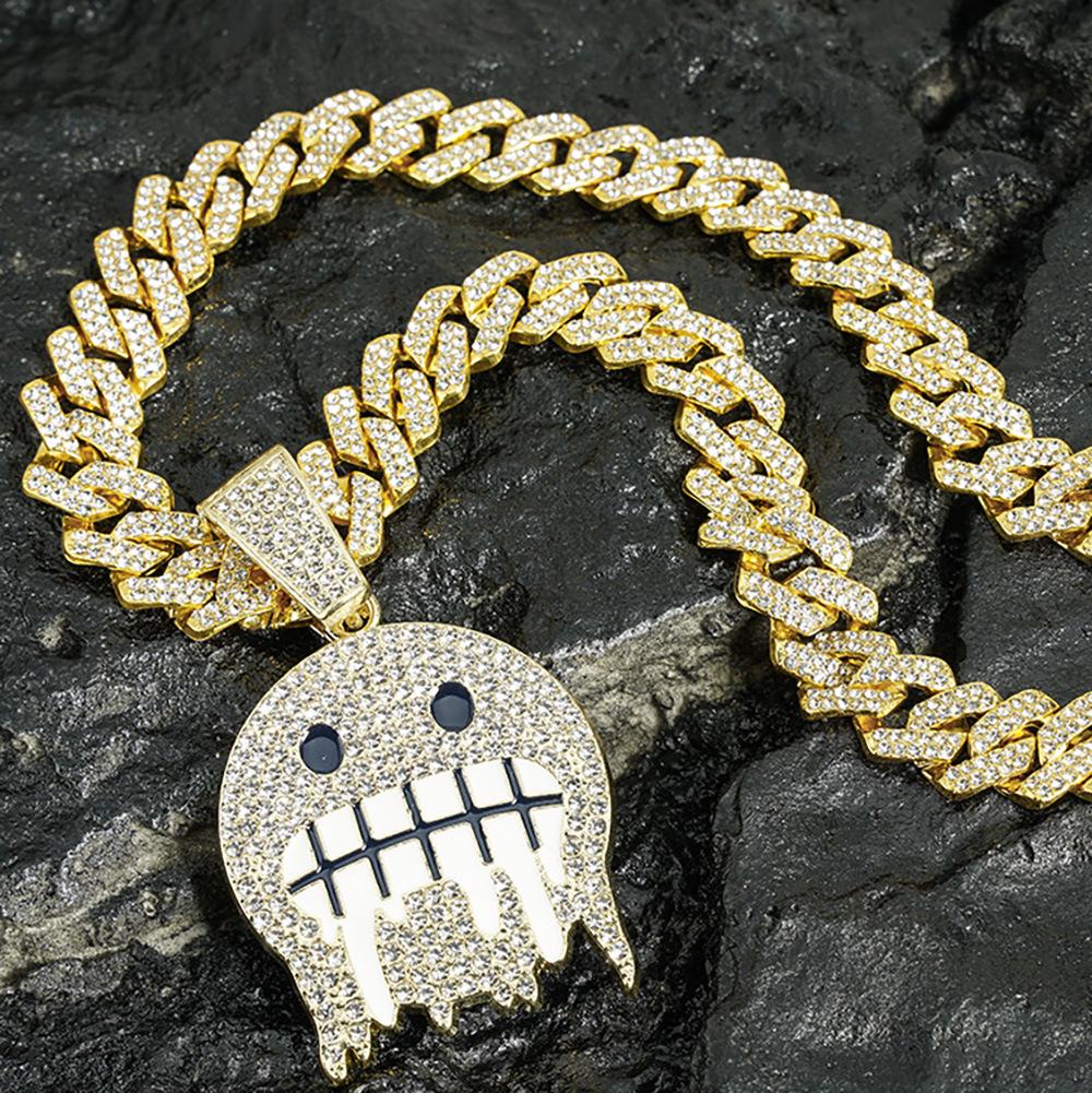 Collana Pendente Emoji con Strass in Stile Hip Hop Europeo con Catena Cubana in Lega